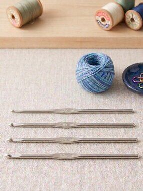4-Piece Crochet Hook Value Pack Sizes 1.25mm to 3.25mm for Fine Yarn Projects